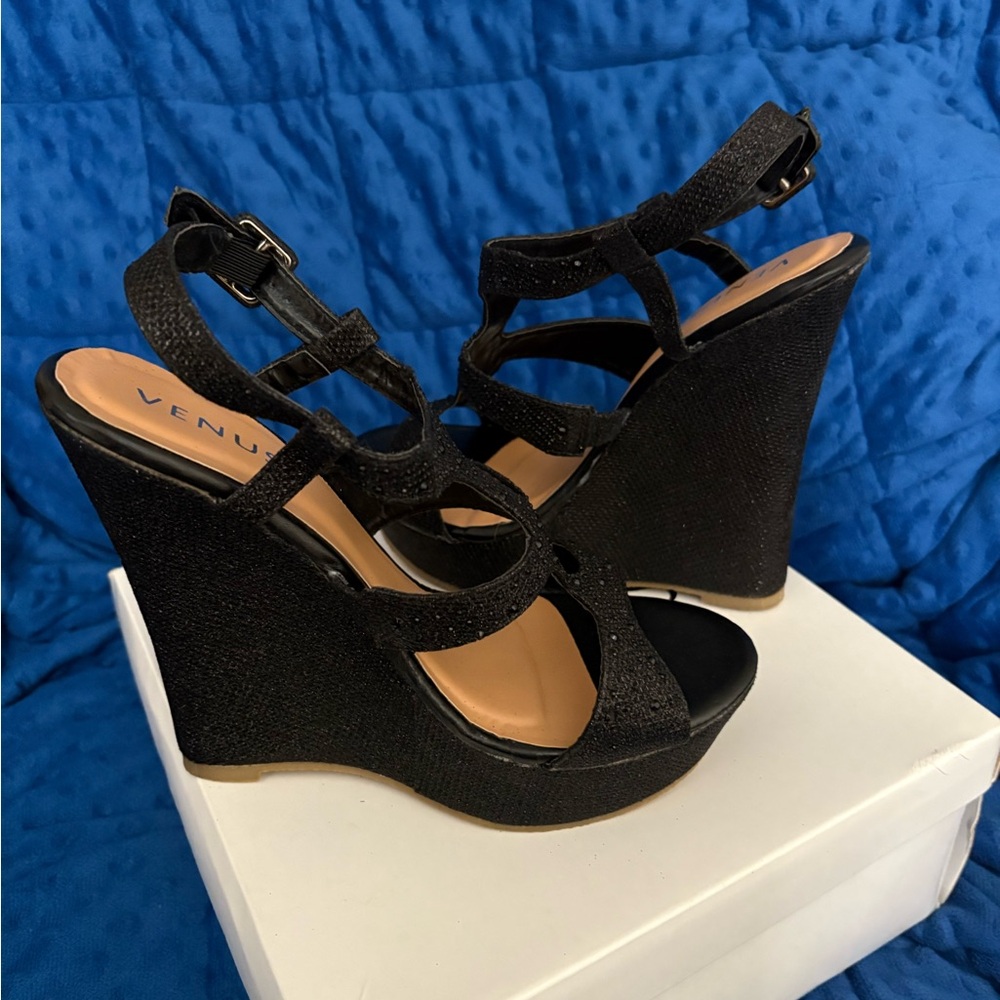VENUS Elegant Black Wedge Heels